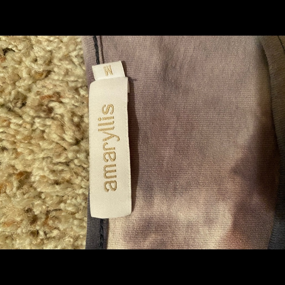 Amaryllis Layover tee - Picture 3 of 4